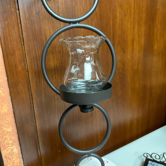 Home interiors Contemporary Metal circles Candle holder - Picture 4 of 16